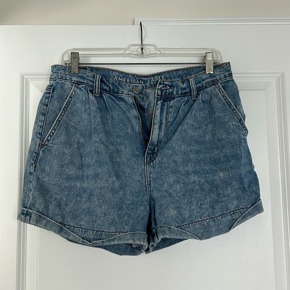 American Eagle Mom Shorts! Size 8